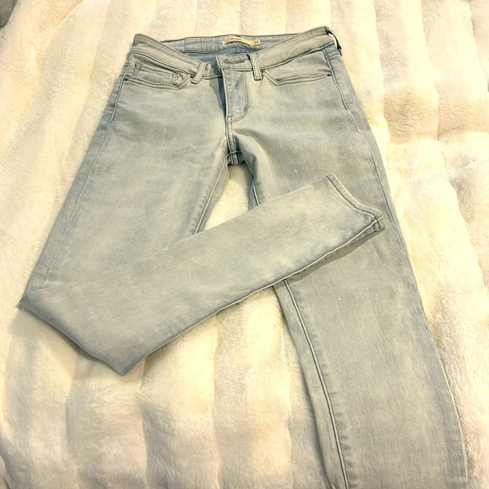 Levi’s 711 Skinny Jeans